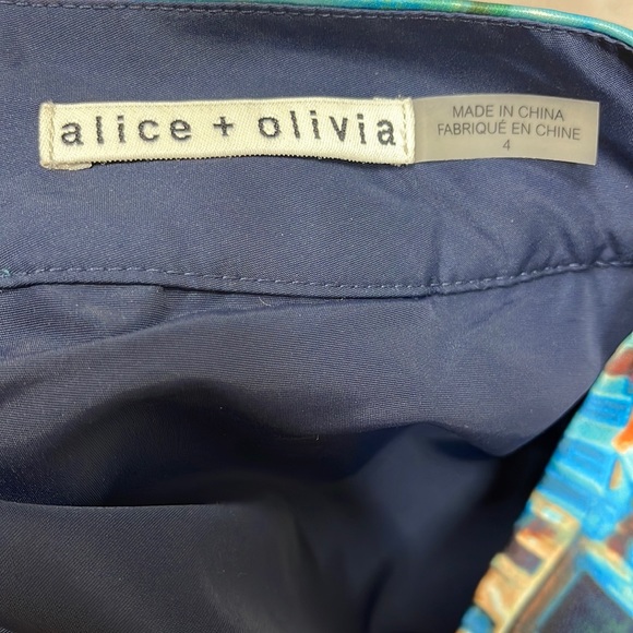 Stora Box Pleat Skirt in Butterfly Paradise
Alice + Olivia - Picture 7 of 9